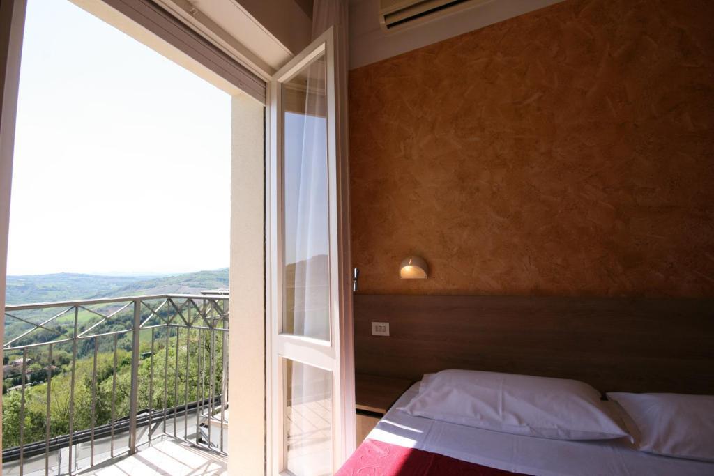 Albergo Centopini Gemmano Habitación foto